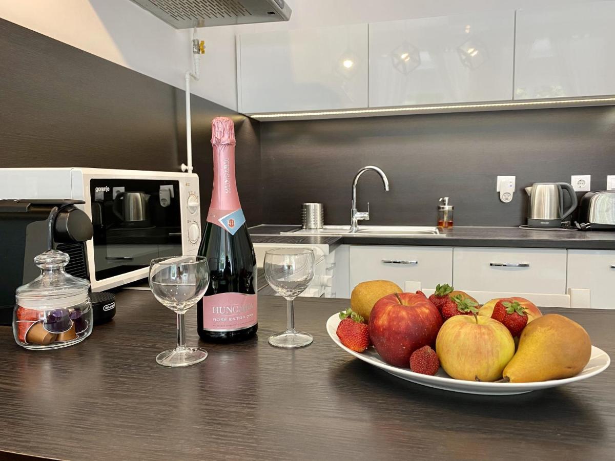 Art Apartment Сегед Экстерьер фото