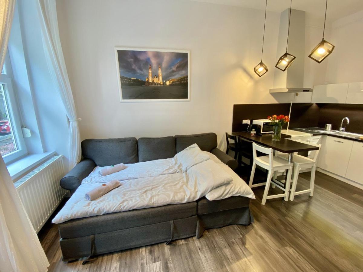 Art Apartment Сегед Экстерьер фото