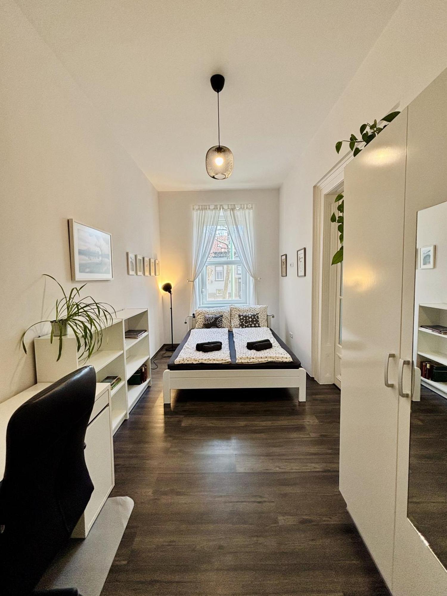 Art Apartment Сегед Экстерьер фото