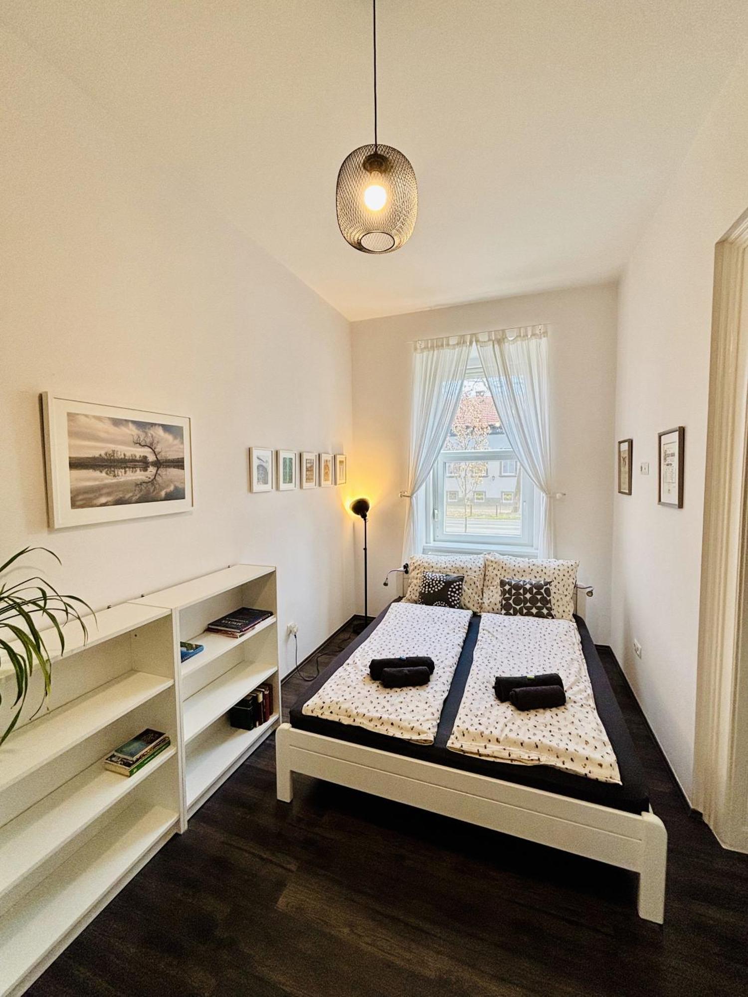 Art Apartment Сегед Экстерьер фото