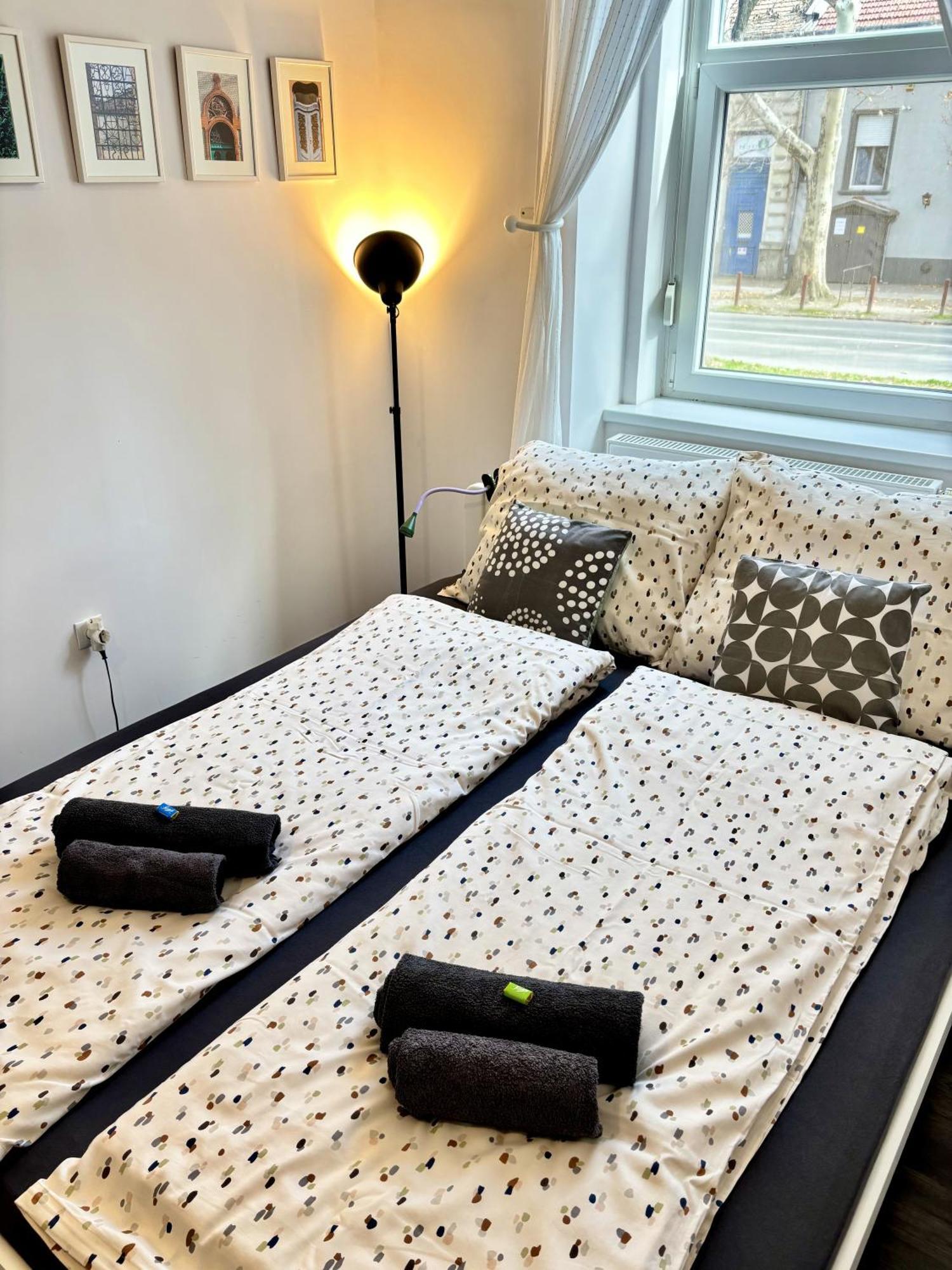 Art Apartment Сегед Экстерьер фото